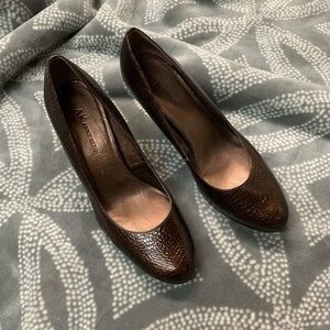 Anne Klein wystere croc embossed brown heels